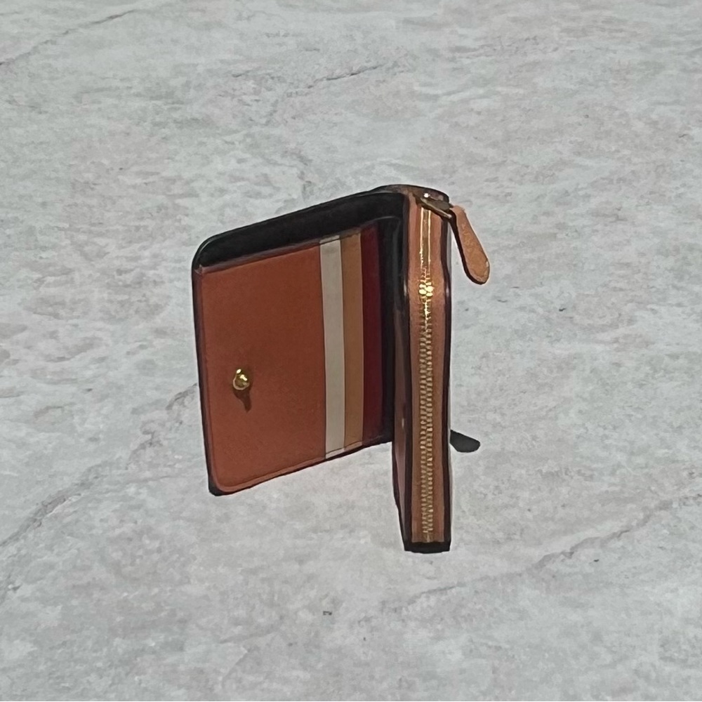 New Coach billfold wallet